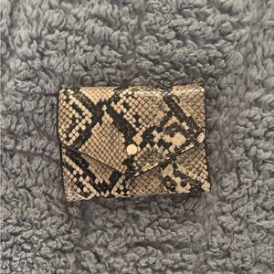 Universal Thread Snakeskin Wallet